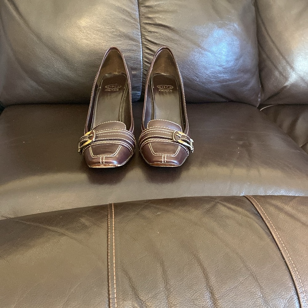 Shoes - Picture 5 of 8